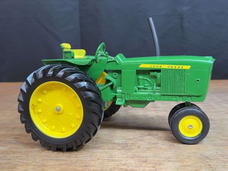 1/16 John Deere 3020 Ertl image