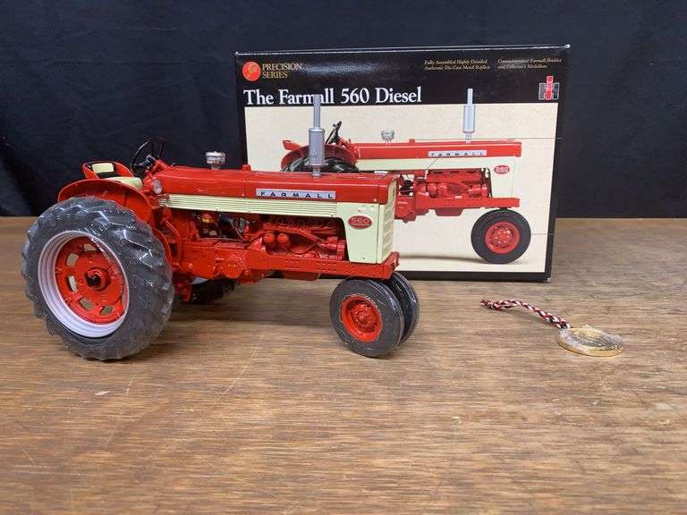 1/16 Farmall 560 Precision Ertl image