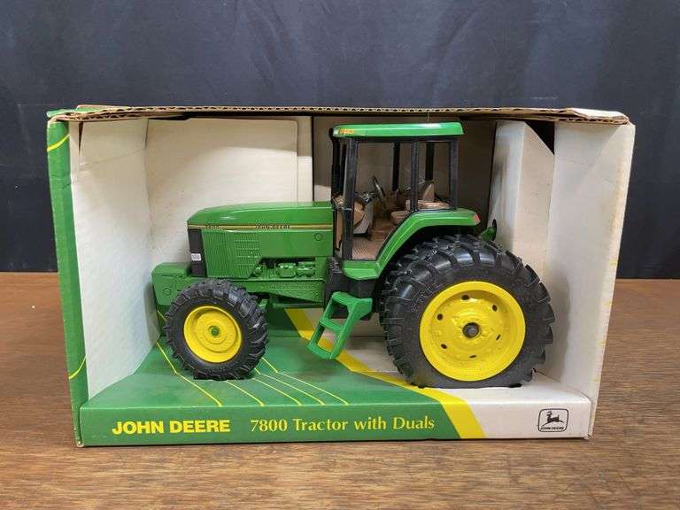 1/16 John Deere 7800 Collector NIB Ertl image