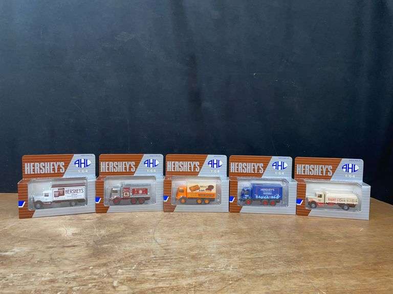(5) 1/64 Hershey's Trucks NIB image