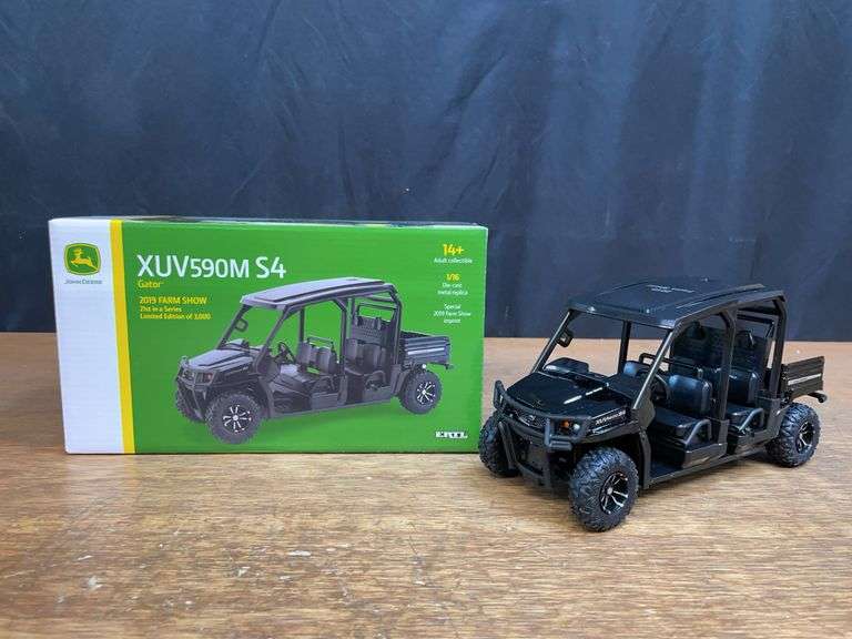 1/16 John Deere XUV590M S4 Gator 2019 Farm Show NIB Ertl image