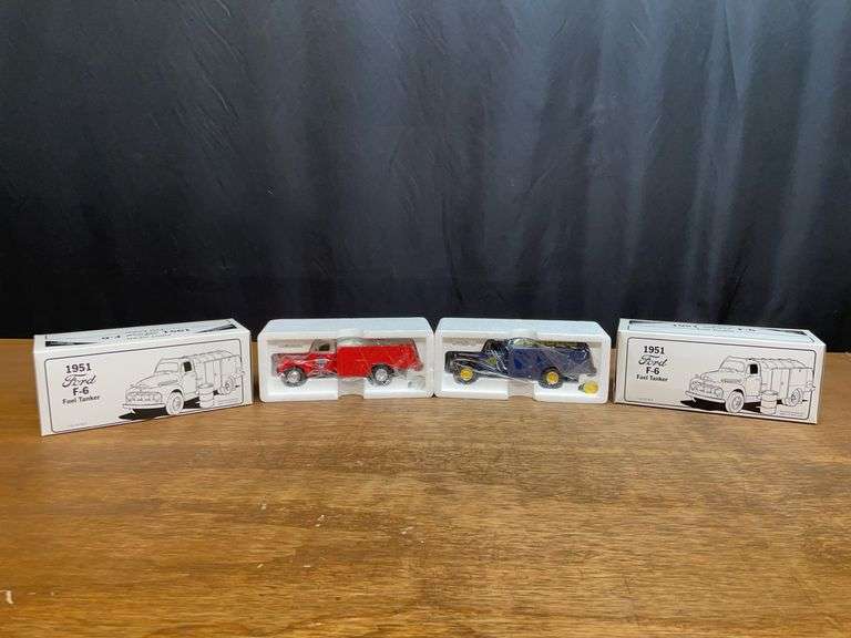 (2) 1/34 Ford Tanker Truck NIB 1st Gear image