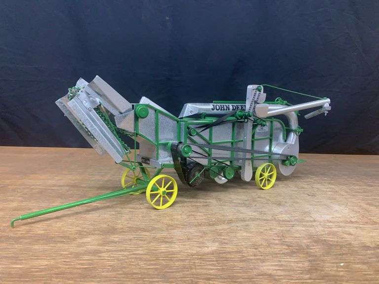 1/16 John Deere 28-46 Thresher Pauly image