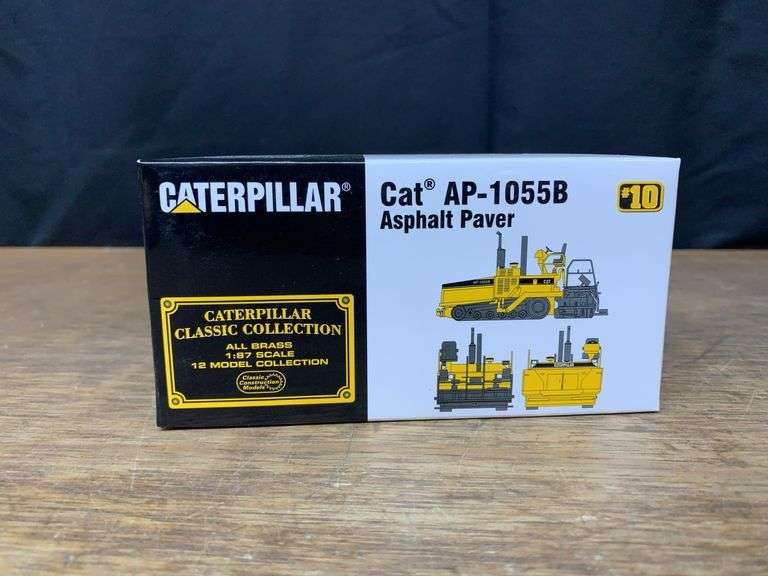 1/87 Caterpillar AP-1055B Asphalt Paver Brass NIB image