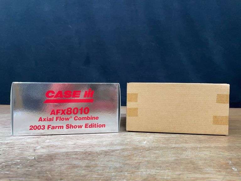 1/64 Case-IH AFX8010 Combine 2003 Farm Show NIB Ertl image