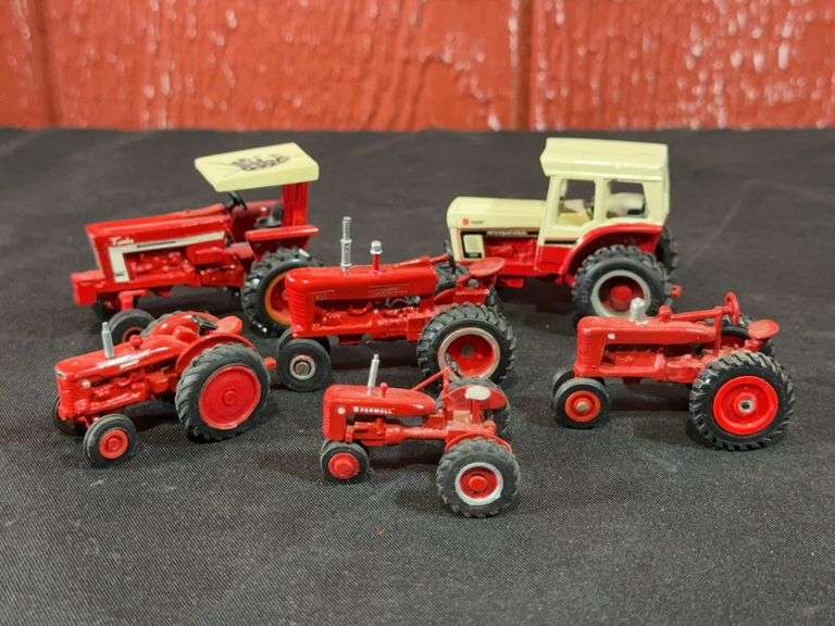 (6) 1/64 IH Tractors Custom image