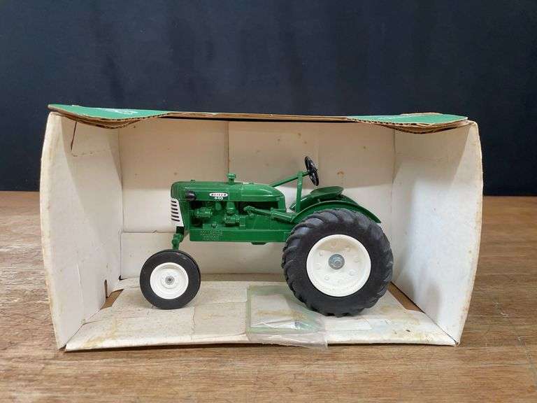 1/16 Oliver 440 1994 Louisville NIB SC image
