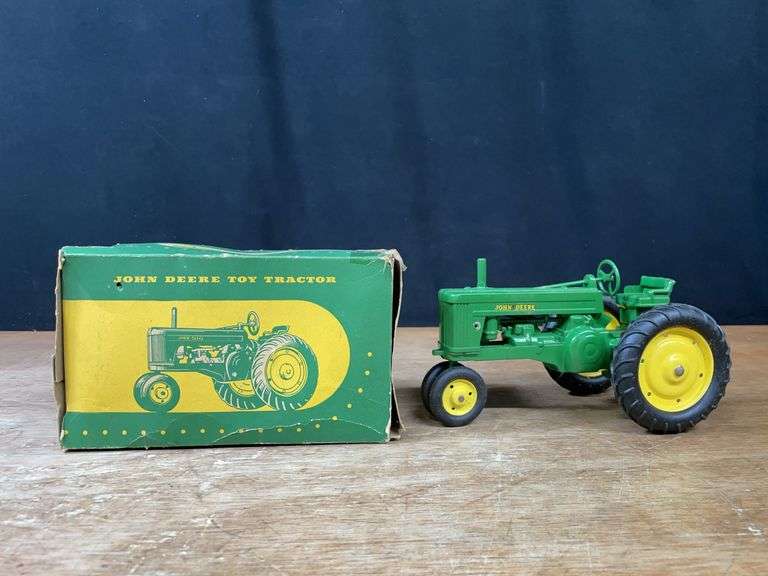 1/16 John Deere 60 NIB Ertl image
