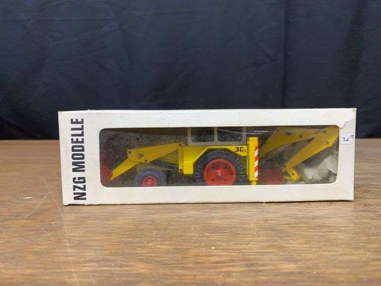 1/35 JCB 3C Excavator NIB NZG image