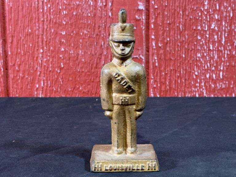 1974 IH Louisville Cadet image