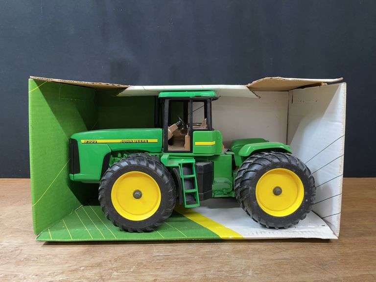 1/16 John Deere 9300 NIB Ertl image