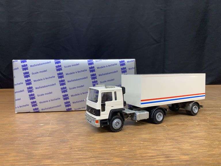 1/50 Volvo F87 Semi NIB Conrad image