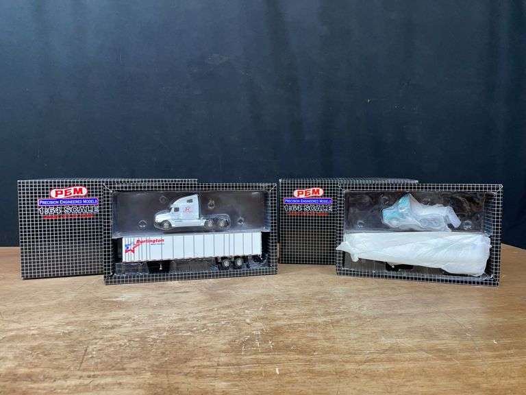 (2) 1/64 Burlington + D.M. Bowman Semis NIB PEM image