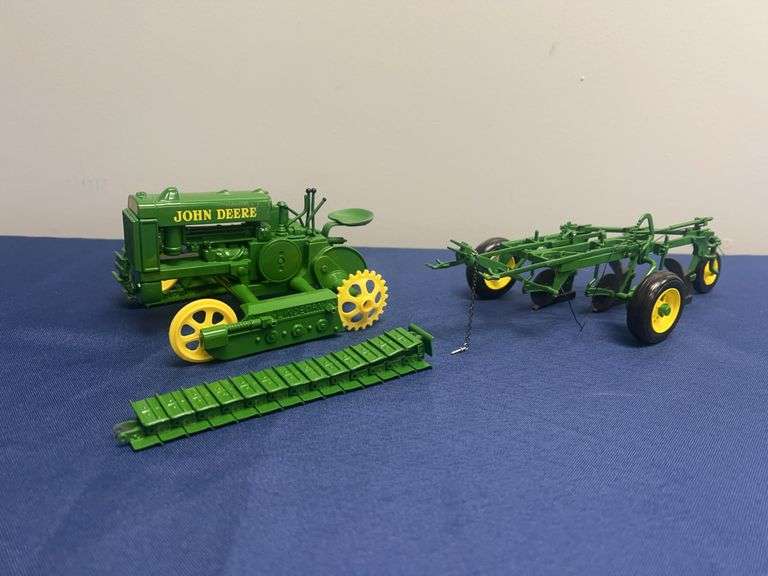(2) 1/16 John Deere Lindeman Crawler + Plow SC image