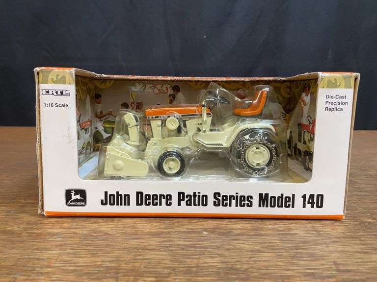 1/16 John Deere 140 L&G Sunset Orange NIB Ertl image