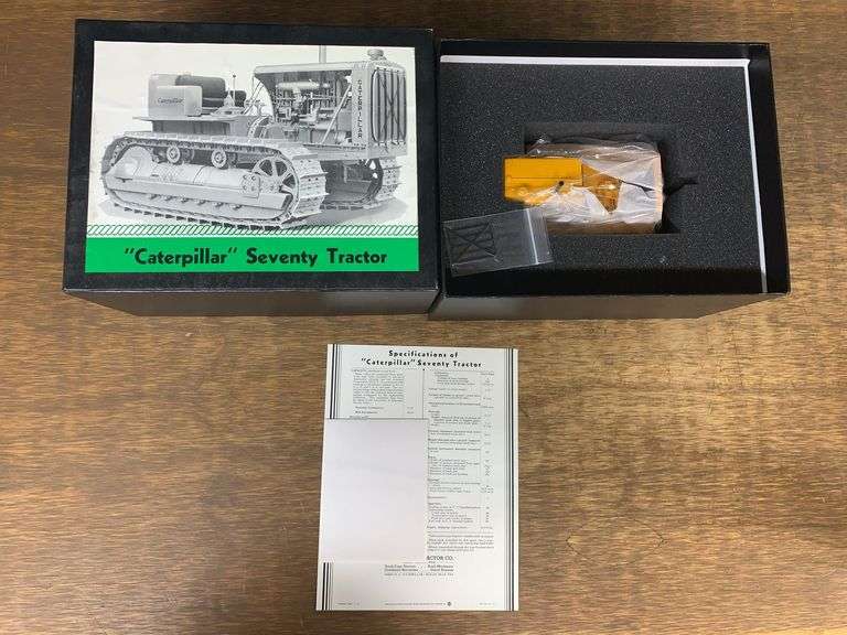 1/24 Caterpillar 70 Crawler NIB CCM image