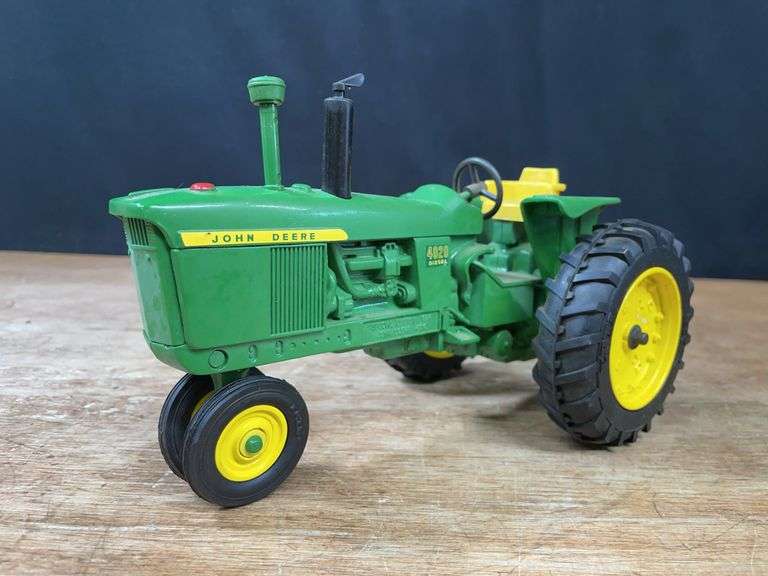 1/16 John Deere 4020 Ertl image