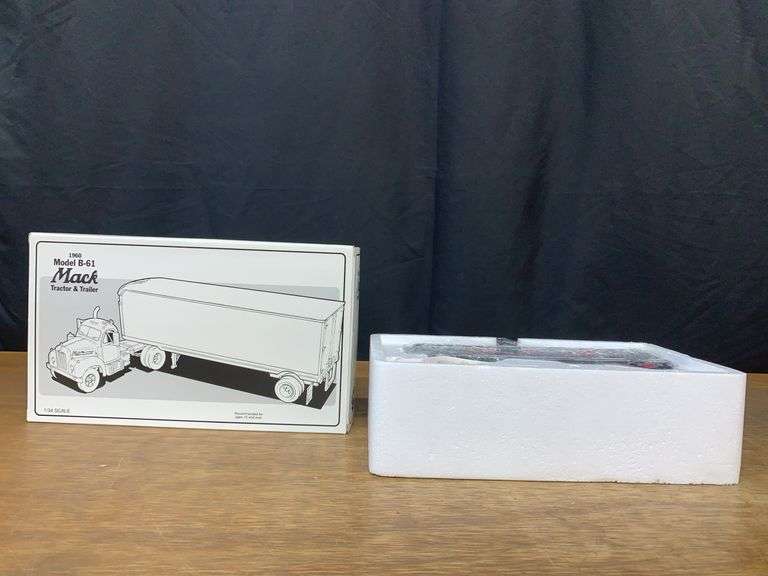 1/34 Red Star Mack B-61 Semi NIB 1st Gear image