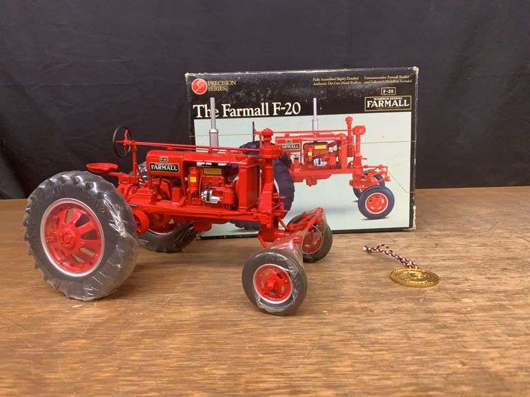 1/16 Farmall F20 Precision Ertl image