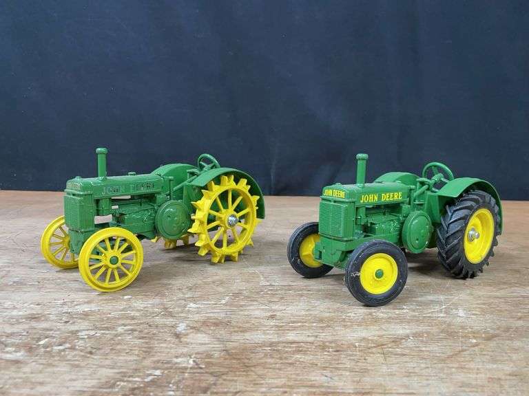 (2) 1/16 John Deere BR Ertl image