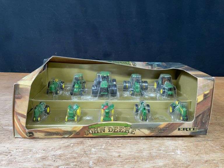 1/64 John Deere 200th Birthday Tractor Set NIB Ertl image