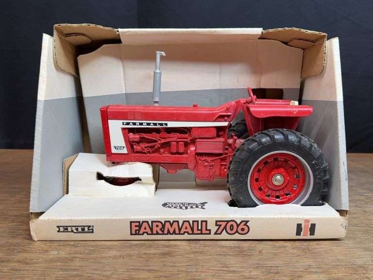 1/16 Farmall 706 NIB Ertl image