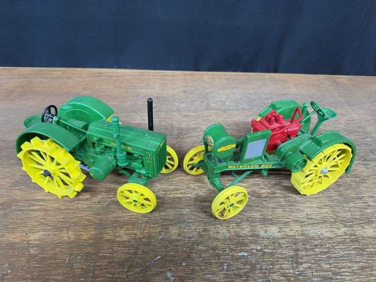 (2) 1/16 John Deere Waterloo Boy + D Ertl image