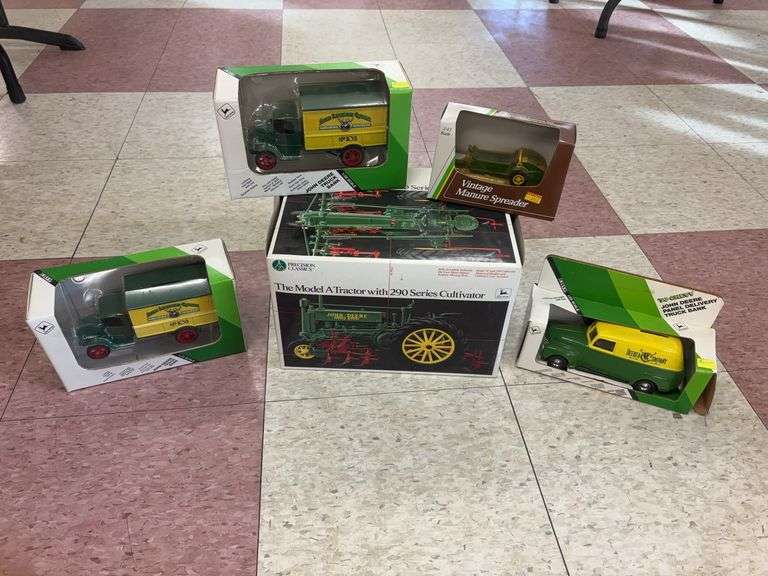1/16 John Deere Model A with Cultivator and John Deere Coin Bank Vehicles image