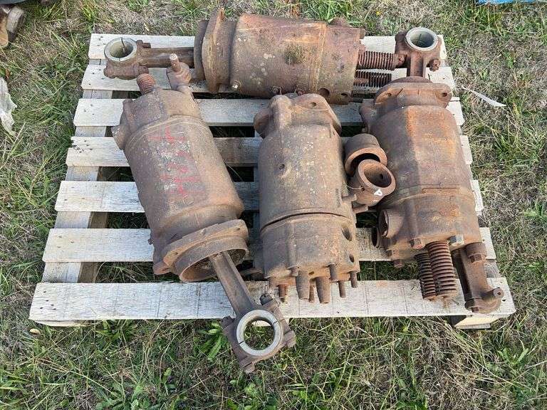 (4) Holt Cylinders image