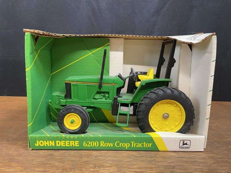 1/16 John Deere 6200 NIB Ertl image
