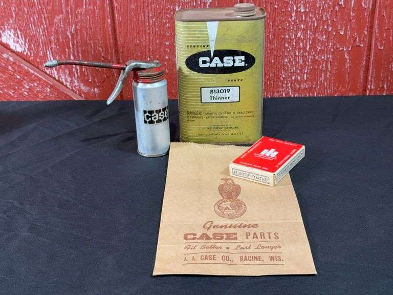 (4) Case + IH Bag, Oil Cans, Cards image