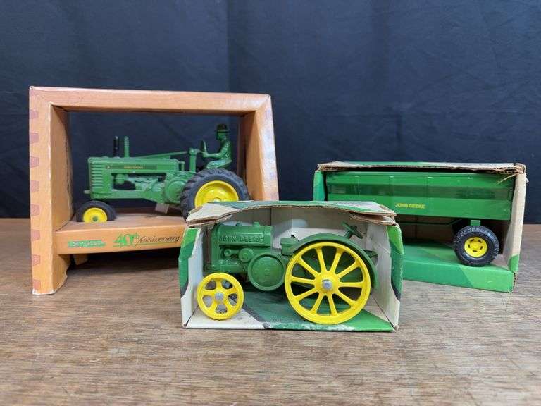 (3) 1/16 John Deere A, D, Wagon NIB Ertl image