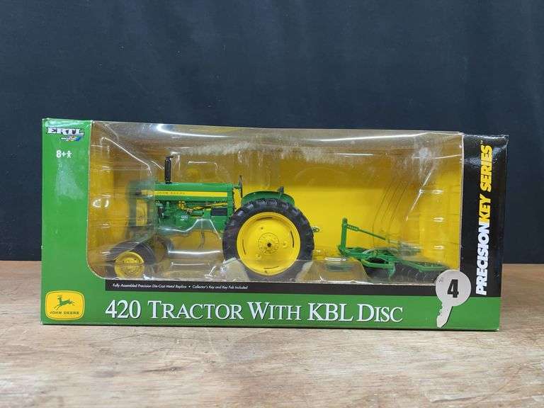 1/16 John Deere 420 w/KBL Disc Precision Key NIB Ertl image
