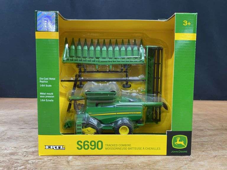1/64 John Deere S690 Combine NIB Ertl image