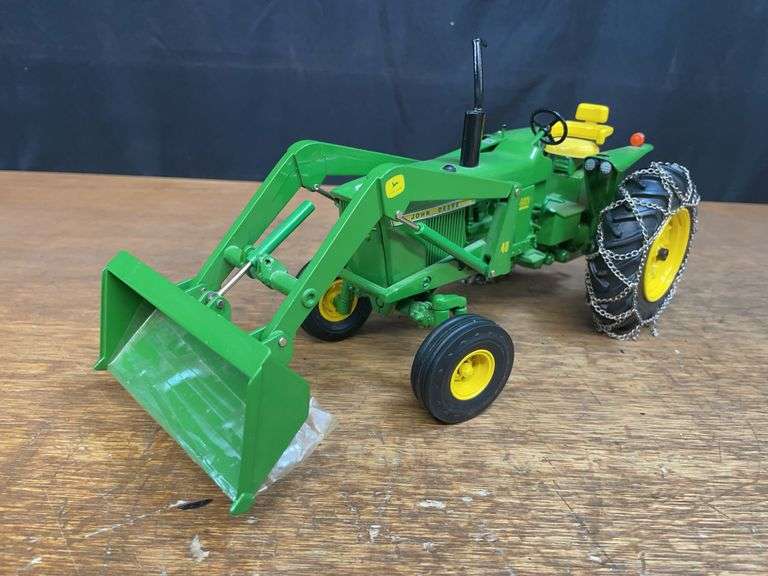 1/16 John Deere 4020 w/Loader Ertl image