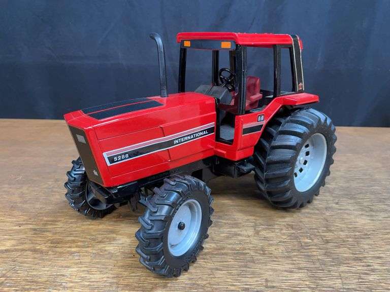 1/16 IH 5288 Special Edition Ertl image