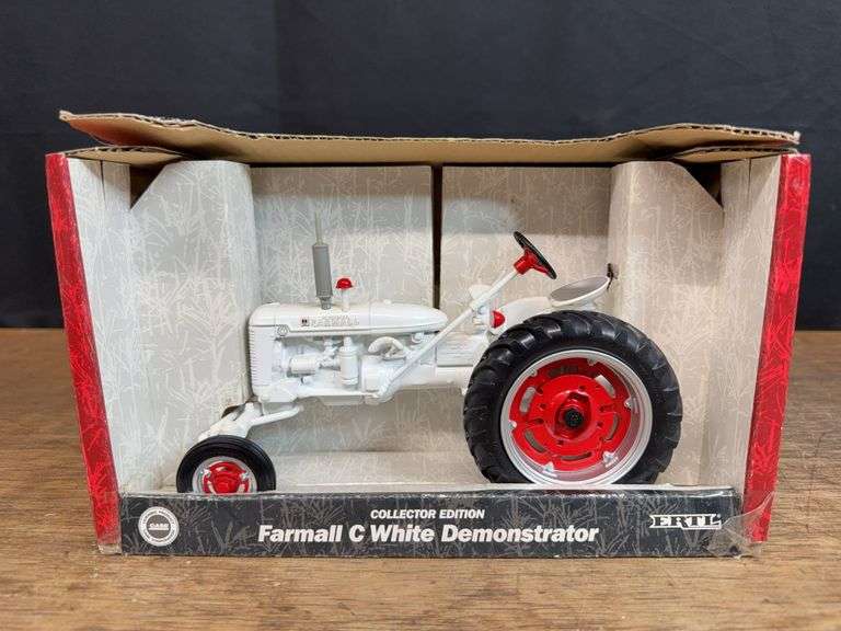 1/16 Farmall C Demonstrator Collector NIB Ertl image