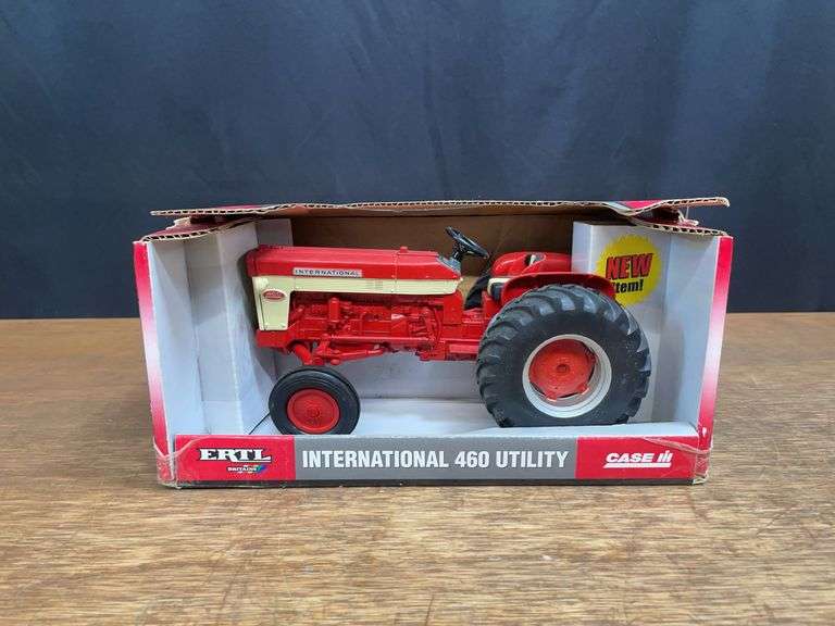 1/16 IH 460 NIB Ertl image