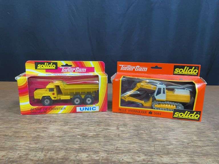 (2) 1/50 IH Excavator + Dump Truck NIB Solido image