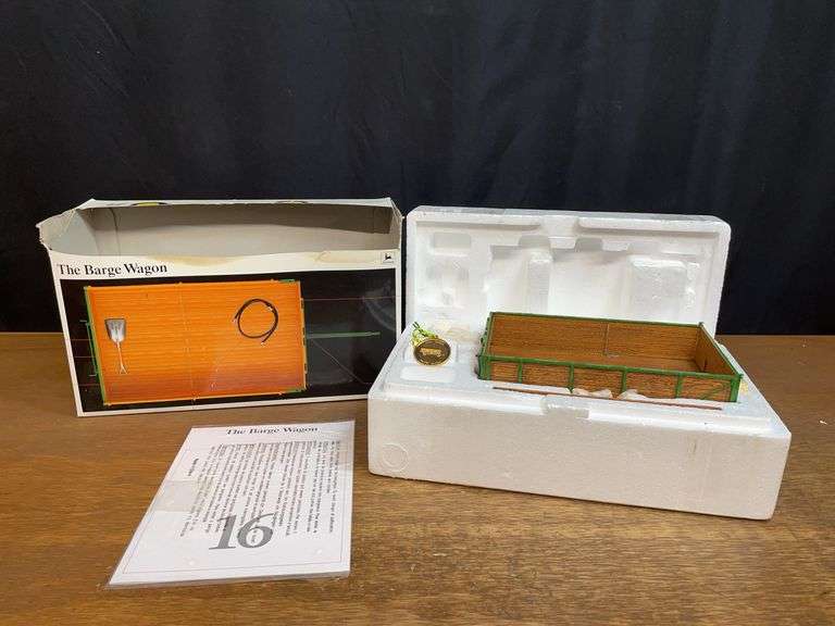 1/16 John Deere Barge Wagon Precision Ertl image