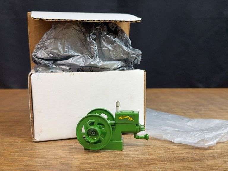 1/16 Waterloo Boy Engine 1993 Nashville NIB SC image