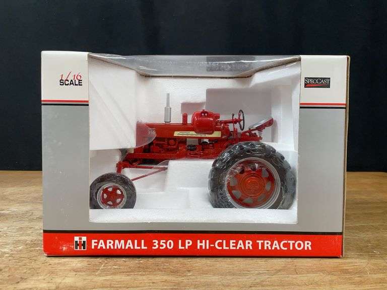 1/16 Farmall 350 LP Hi-Clear 2004 Lafayette NIB SC image