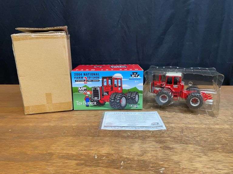 1/32 MF 1500 2004 NFTS NIB Ertl image