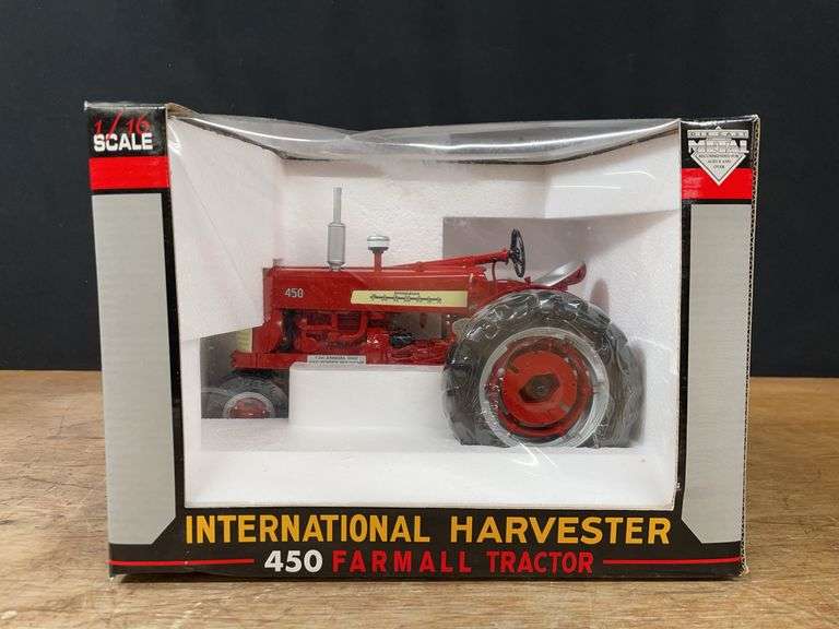 1/16 Farmall 450 2002 Red Power NIB SC image