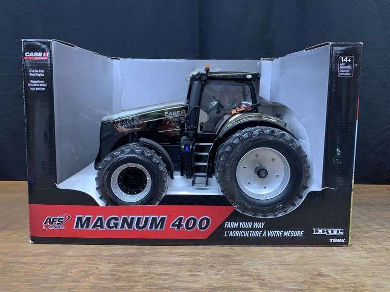 1/16 Case-IH Magnum 400 Gold NIB Ertl image