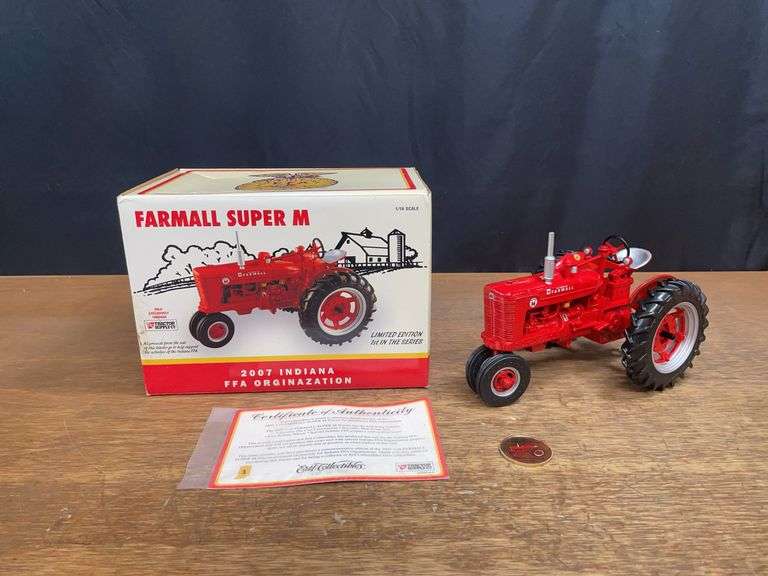 1/16 Farmall Super M 2007 Indiana FFA NIB Ertl image