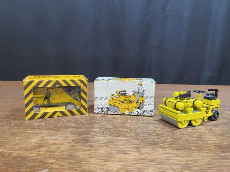 (2) 1/50 Mench SR85 Crawler + Bomag BW90SL Roller NIB image