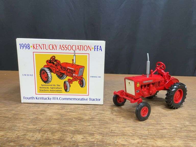 1/16 IH 140 1998 Kentucky FFA NIB Ertl image