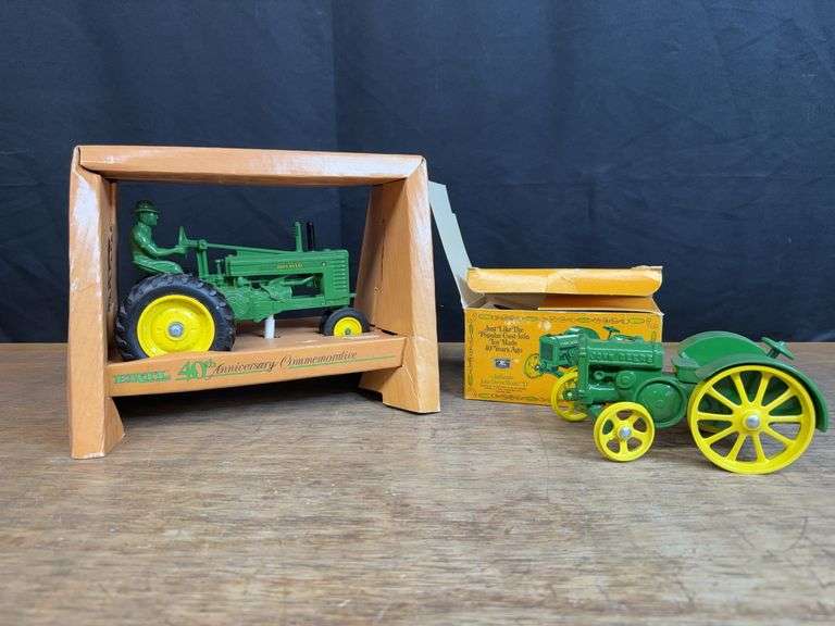 (2) 1/16 John Deere A + D NIB Ertl image