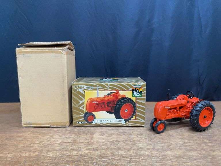 1/16 CO-OP E4 2002 NFTM NIB Ertl image